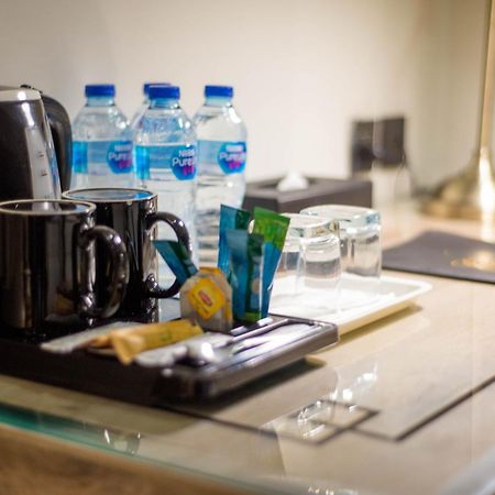 Hotel Dgates ลาฮอร์ ภายนอก รูปภาพ