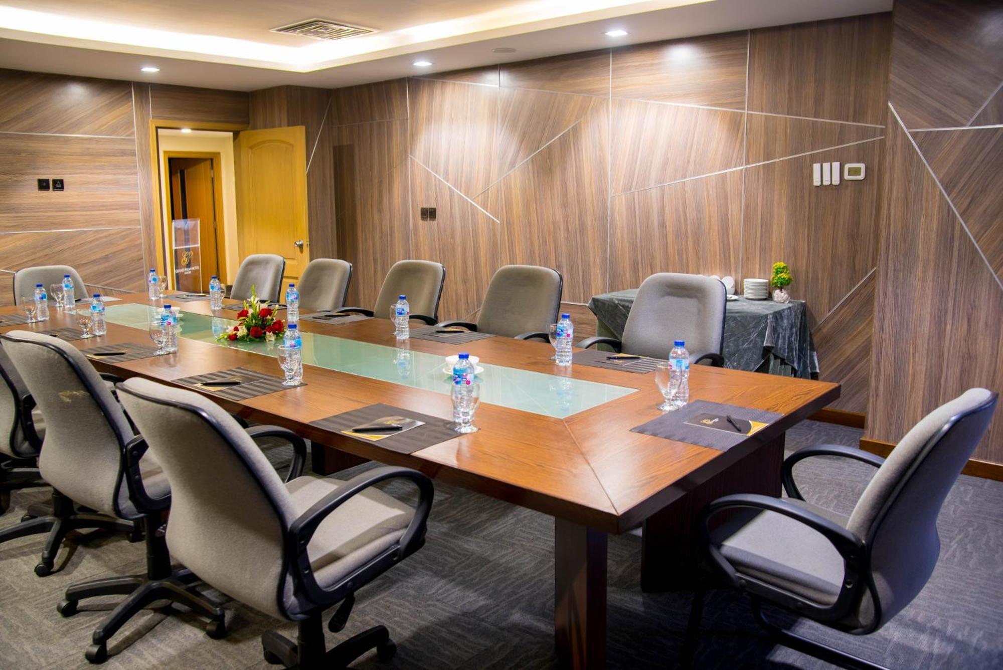 Hotel Dgates ลาฮอร์ ภายนอก รูปภาพ