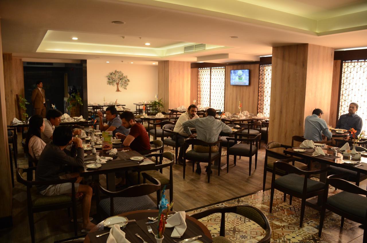 Hotel Dgates ลาฮอร์ ภายนอก รูปภาพ