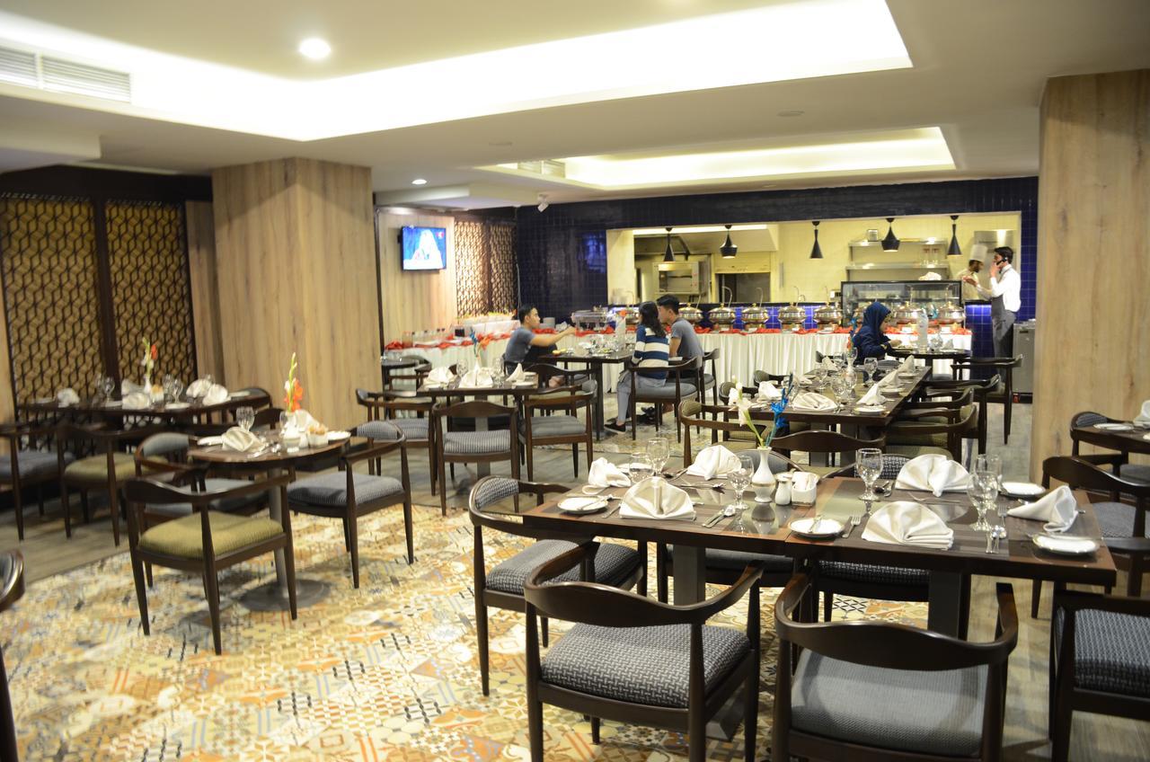 Hotel Dgates ลาฮอร์ ภายนอก รูปภาพ